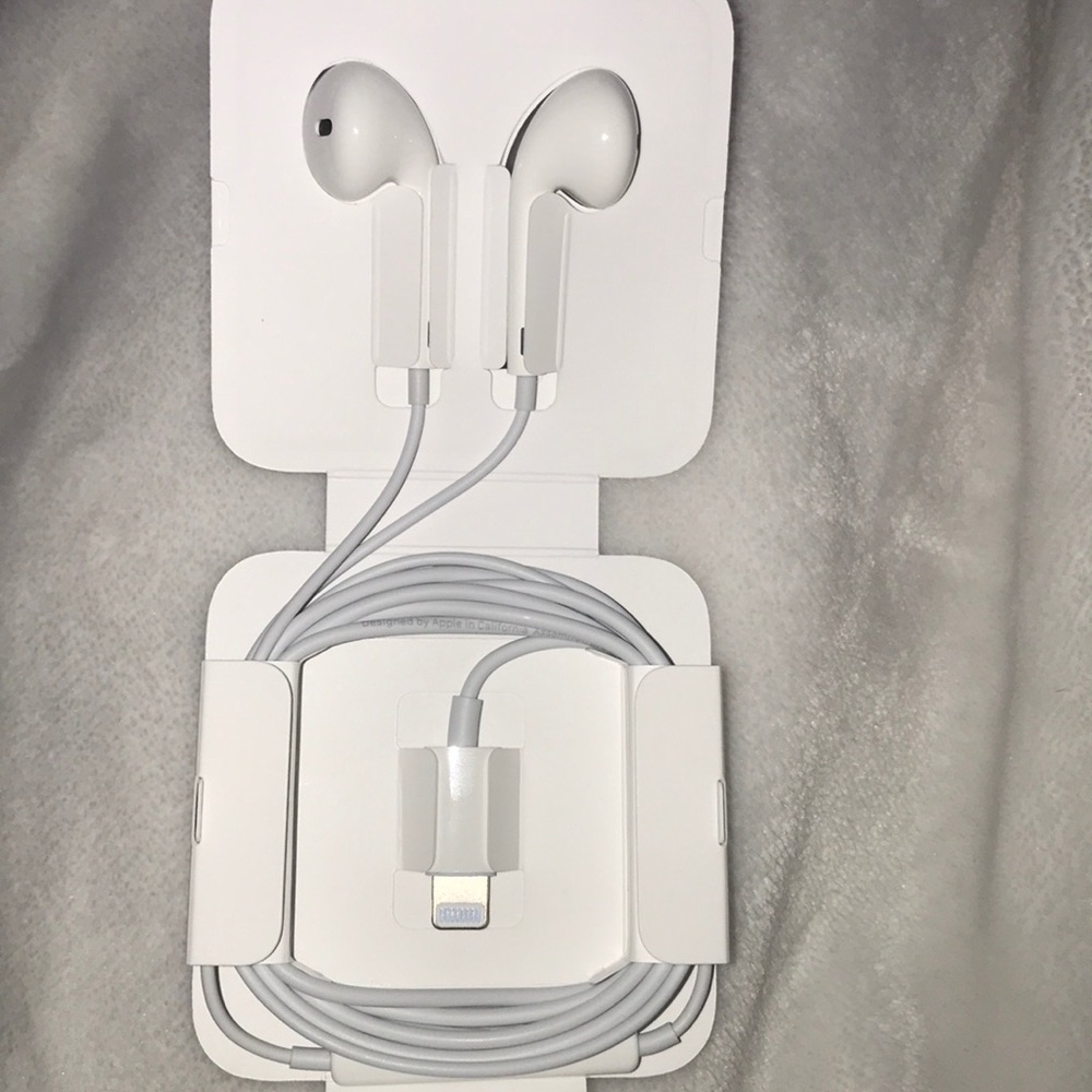 Apple head phones